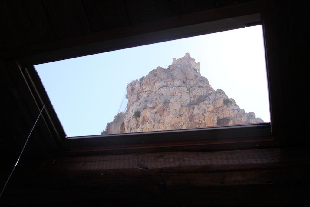 La Finestra Sotto La Rocca Daire Cefalù Oda fotoğraf